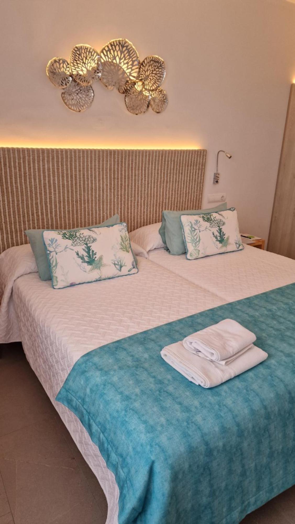 Apartamentos Costamar II Es Pujols Dış mekan fotoğraf