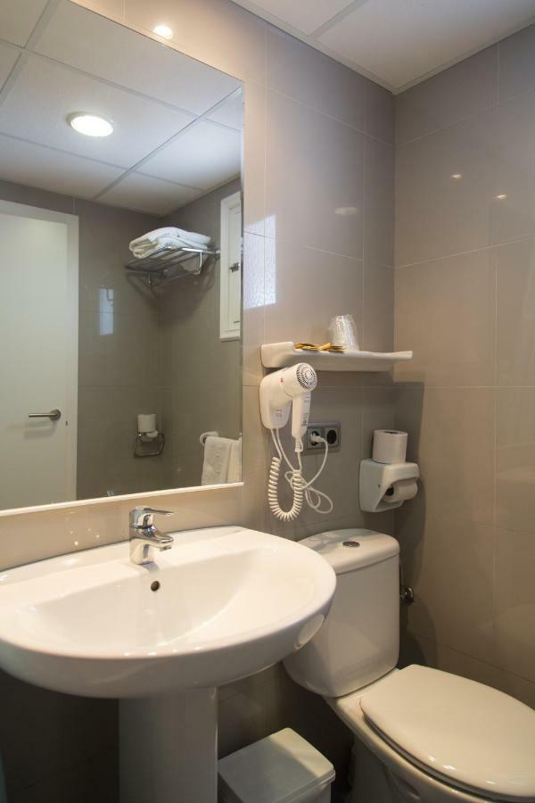 Apartamentos Costamar II Es Pujols Dış mekan fotoğraf